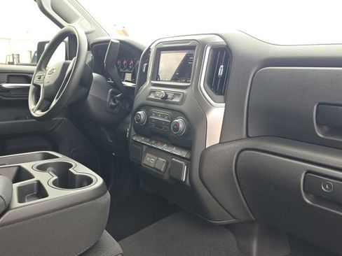 Used 2025 Chevrolet Silverado 1500 Custom Trail Boss AWD/4WD image 23