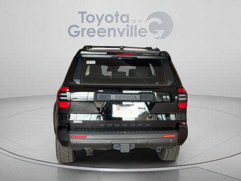 Certified 2025 Toyota 4Runner SR5 AWD/4WD image 5