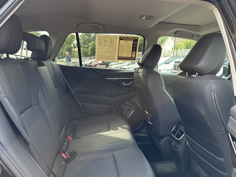 Used 2025 Subaru Outback Limited image 35