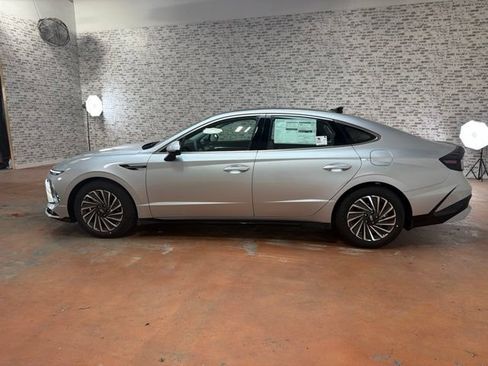 New 2026 Hyundai Sonata Limited FWD image 4