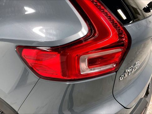 Used 2020 Volvo XC40 T5 Inscription w/ Protection Package Premier image 38