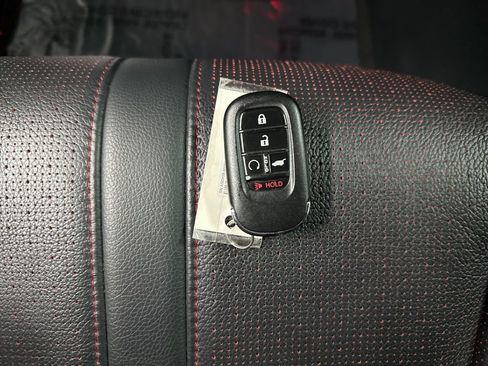 Used 2025 Honda Pilot Black Edition image 43