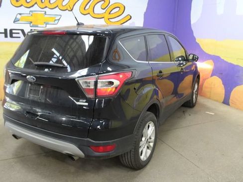 Used 2017 Ford Escape SE FWD image 8