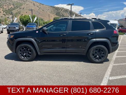 Used 2021 Jeep Cherokee Trailhawk w/ Technology Group AWD/4WD image 7