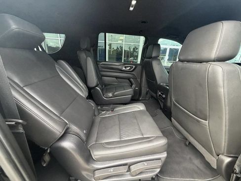 Used 2022 Chevrolet Suburban Z71 AWD/4WD image 14