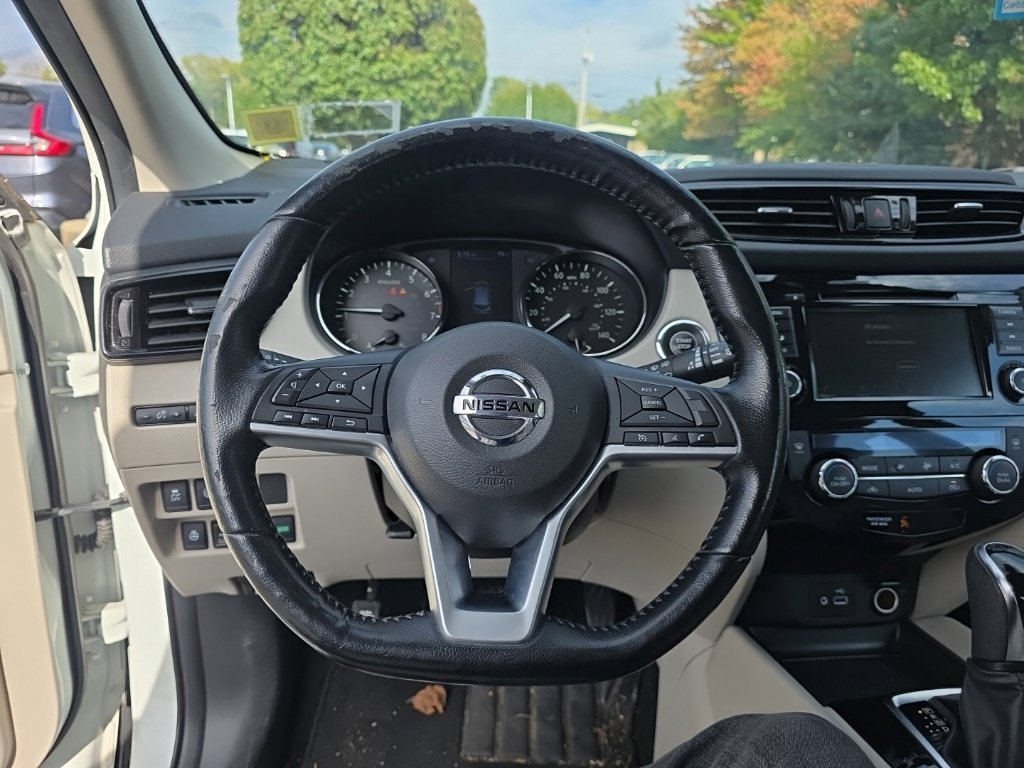 Used 2021 Nissan Rogue Sport SV AWD/4WD image 14
