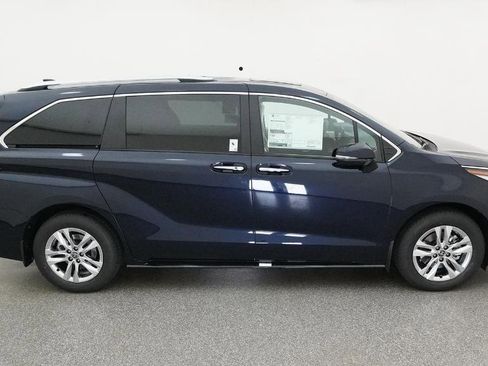 New 2026 Toyota Sienna Limited FWD image 12