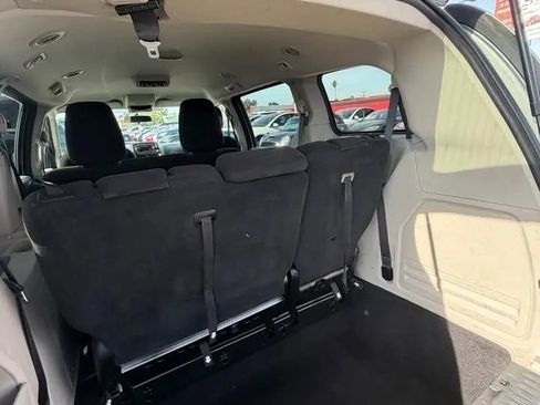 Used 2017 Dodge Grand Caravan SE image 7