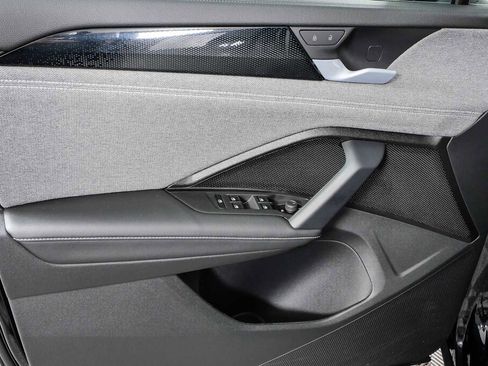 Certified 2025 Volkswagen Tiguan S AWD/4WD image 9