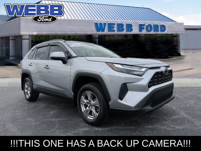 Used 2022 Toyota RAV4 XLE FWD image 1