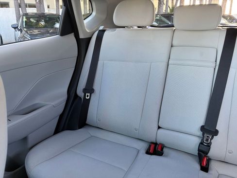 Used 2025 Hyundai Kona SEL image 40