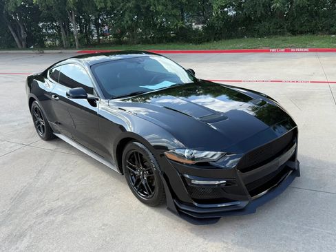 Used 2019 Ford Mustang Premium RWD image 16