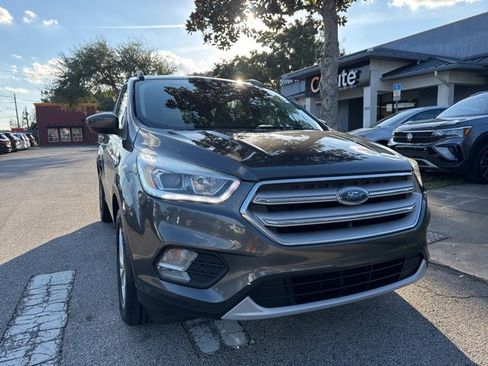 Used 2018 Ford Escape SEL image 2