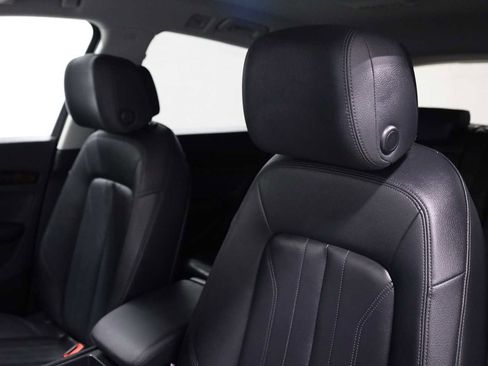 Used 2019 Audi Q5 2.0T Premium AWD/4WD image 17