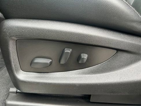 Used 2019 Chevrolet Suburban Premier AWD/4WD image 22