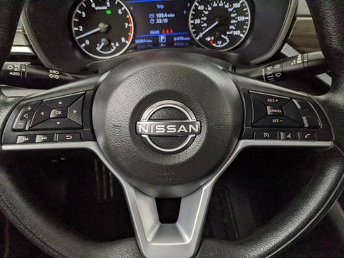 Used 2025 Nissan Altima 2.5 SV image 11