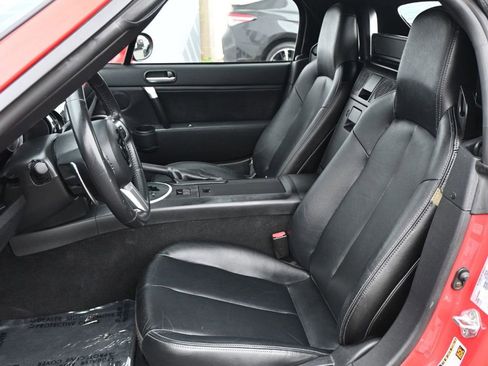 Used 2006 MAZDA MX-5 Miata Grand Touring w/ Premium Pkg RWD image 13
