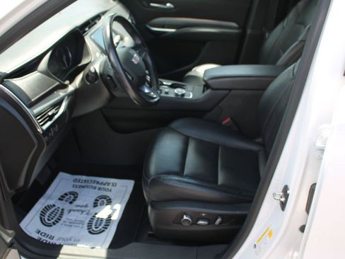 Used 2021 Cadillac XT4 Premium Luxury AWD/4WD image 11