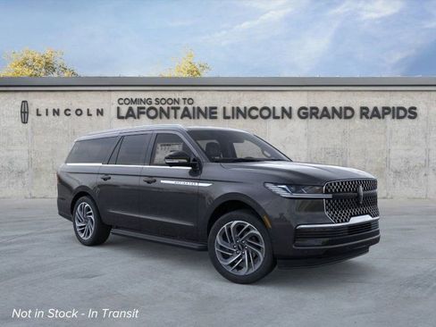 New 2026 Lincoln Navigator L Premier image 5