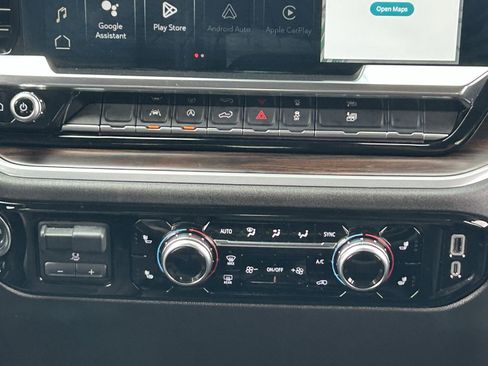 Certified 2025 GMC Sierra 1500 SLT RWD image 20