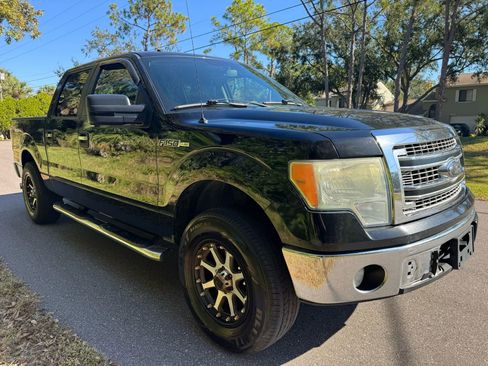Used 2013 Ford F150 XLT w/ XLT Chrome Pkg image 2