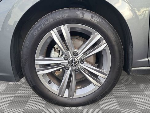 Used 2024 Volkswagen Jetta SE image 10