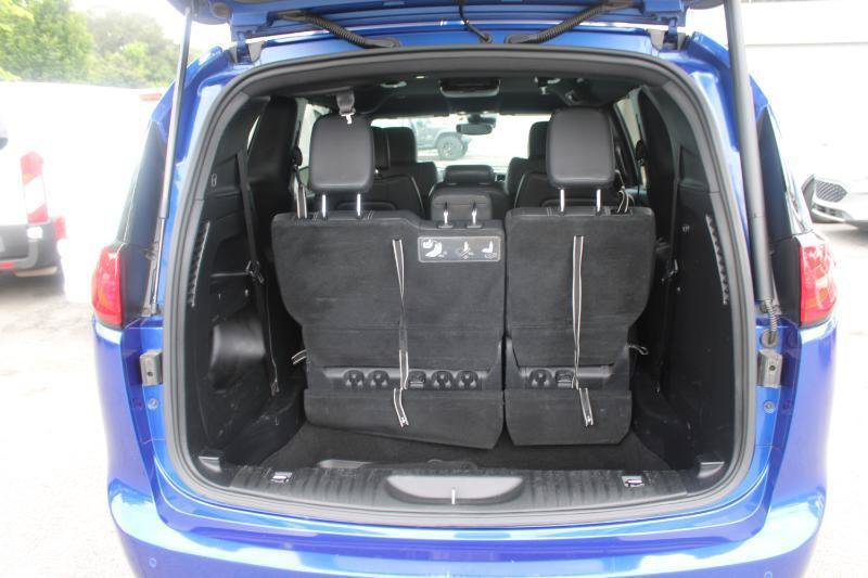 Used 2019 Chrysler Pacifica Touring-L w/ Advanced Safetytec Group FWD image 16