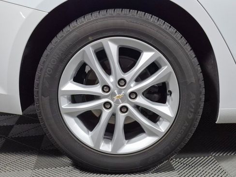 Used 2017 Chevrolet Malibu LT w/ Leather Package image 24