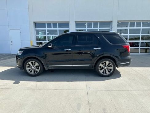 Used 2019 Ford Explorer Limited w/ Ford Safe & Smart Package AWD/4WD image 6