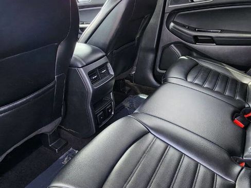 Used 2019 Ford Edge SEL w/ Equipment Group 201A AWD/4WD image 24