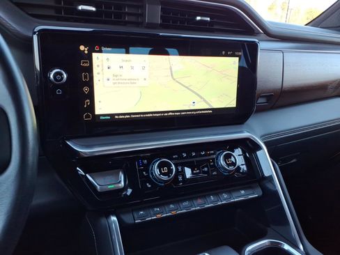 Used 2022 GMC Sierra 1500 Denali Ultimate image 9