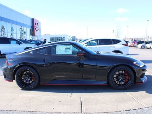 New 2025 Nissan Z NISMO w/ Floor Mat Package image 3