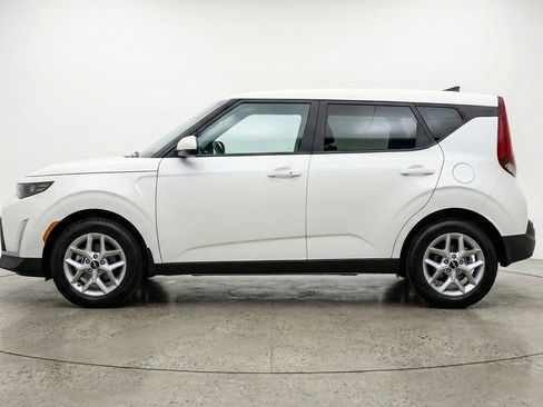 Used 2025 Kia Soul LX w/ LX Technology Package FWD image 5