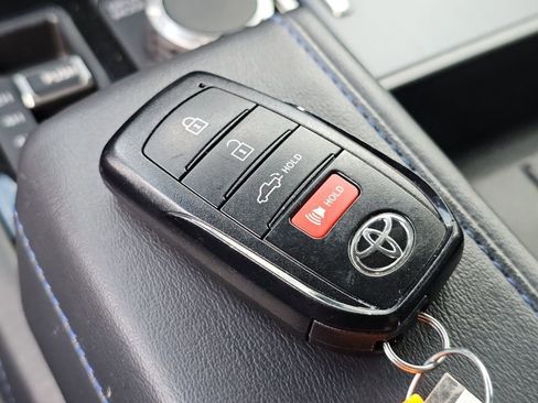 Used 2022 Toyota Tundra Platinum AWD/4WD image 36