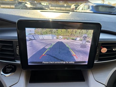 Used 2023 Ford Explorer XLT w/ Equipment Group 202A image 27