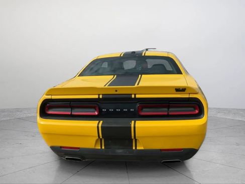 Used 2018 Dodge Challenger SXT RWD image 4