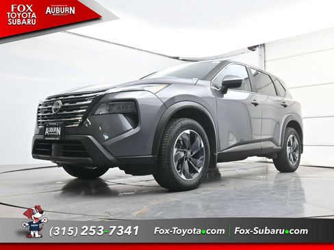 Used 2024 Nissan Rogue SV AWD/4WD image 22