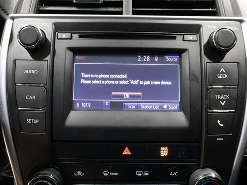 Used 2017 Toyota Camry SE image 26