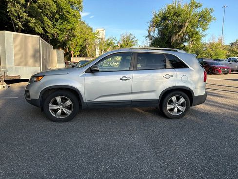Used 2013 Kia Sorento EX w/ Premium Plus Pkg AWD/4WD image 2