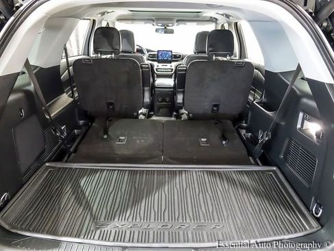 Used 2024 Ford Explorer XLT w/ Equipment Group 202A AWD/4WD image 23