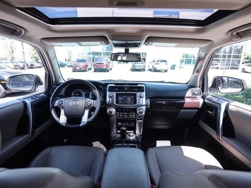 Used 2017 Toyota 4Runner Limited AWD/4WD image 19