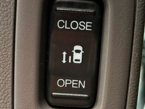 Used 2016 Honda Odyssey EX-L image 29
