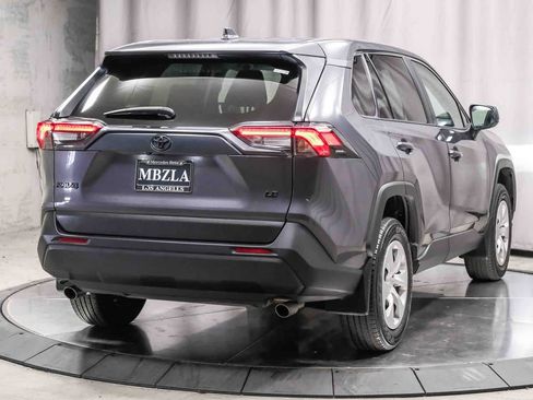Used 2024 Toyota RAV4 LE FWD image 4