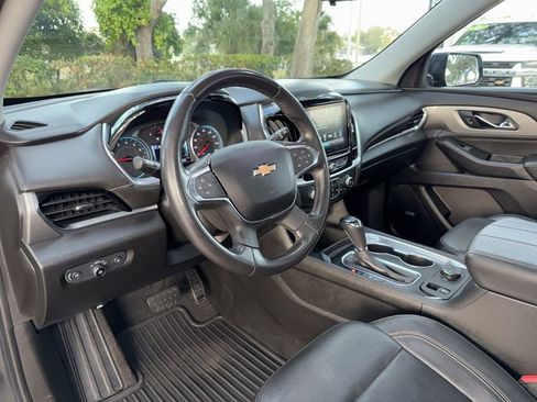 Used 2019 Chevrolet Traverse RS image 17