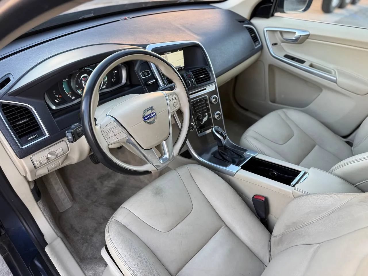 Used 2015 Volvo XC60 T5 AWD/4WD image 27
