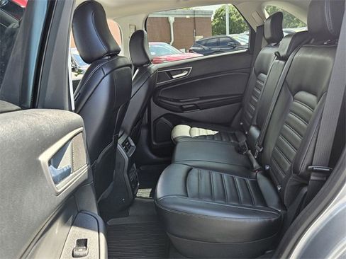 Used 2022 Ford Edge SEL w/ Convenience Package image 6