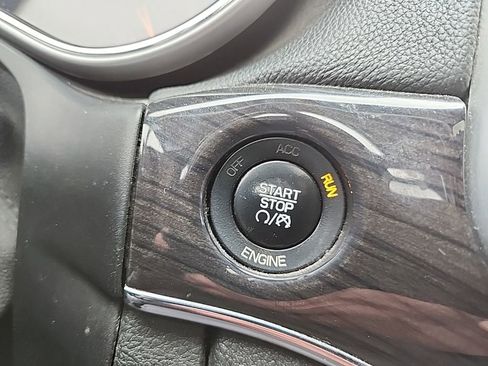 Used 2015 Jeep Grand Cherokee High Altitude AWD/4WD image 24