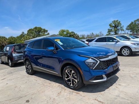 Certified 2023 Kia Sportage EX FWD image 3
