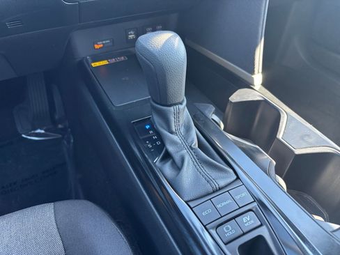 Used 2025 Toyota Camry LE image 41