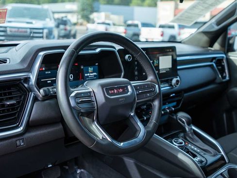 Used 2024 GMC Canyon Elevation AWD/4WD image 10